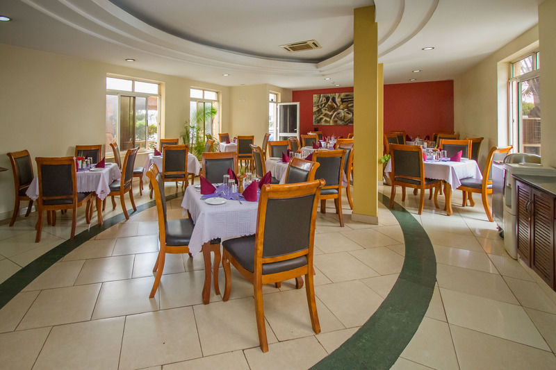 City Royal Resort Hotel Kyambogo  Exterior foto